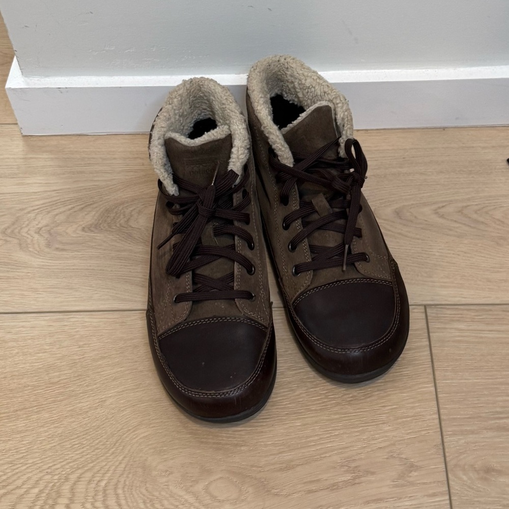Patagonia Brown Leather High-Top Sneakers w/ Sherpa Lining Men’s Size 8 - Picture 2 of 8